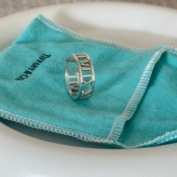 Tiffany & Co. Authentic Ring Classic Roman Numerals Band Sterling Silver Size 7 - Picture 4 of 7
